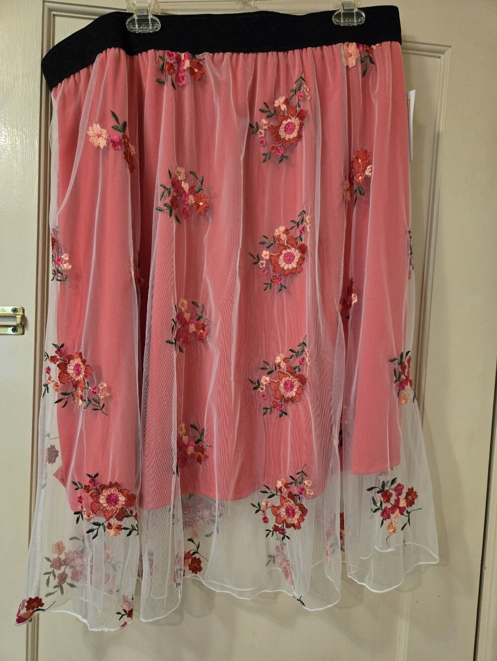 Lularoe Lola NWT Embroidered Pink Floral Tulle Skirt